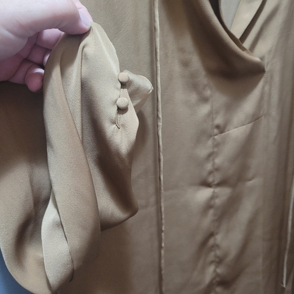 Camber & Grace Tan Blouse Size L - Picture 6 of 7
